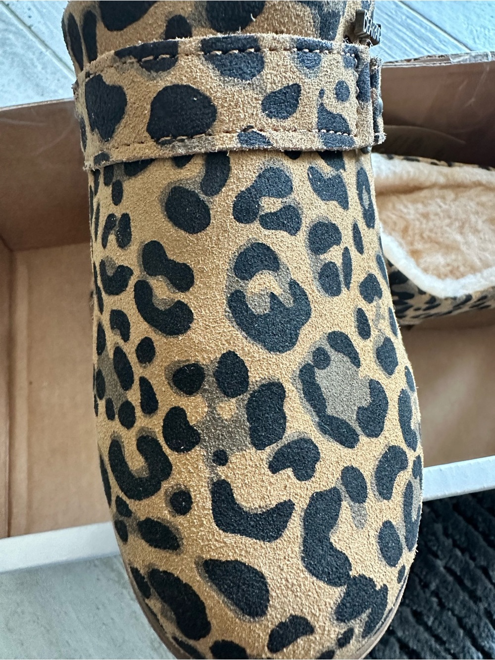 BearPaw Leopard Print Slip-On Clogs in Tan and Black - Picture 4 of 5